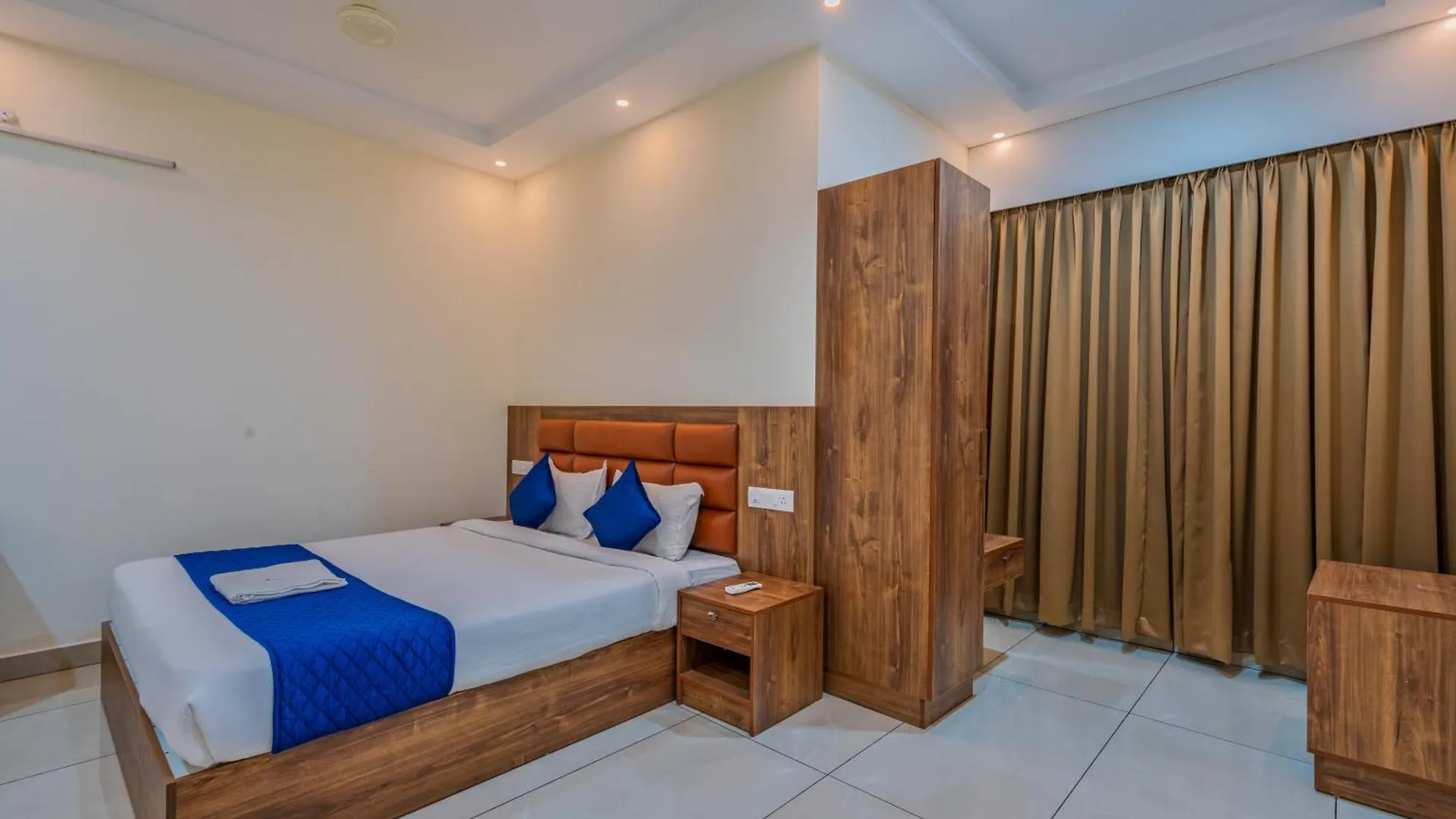 Chaithanya Residency Kochi 0*,  India
