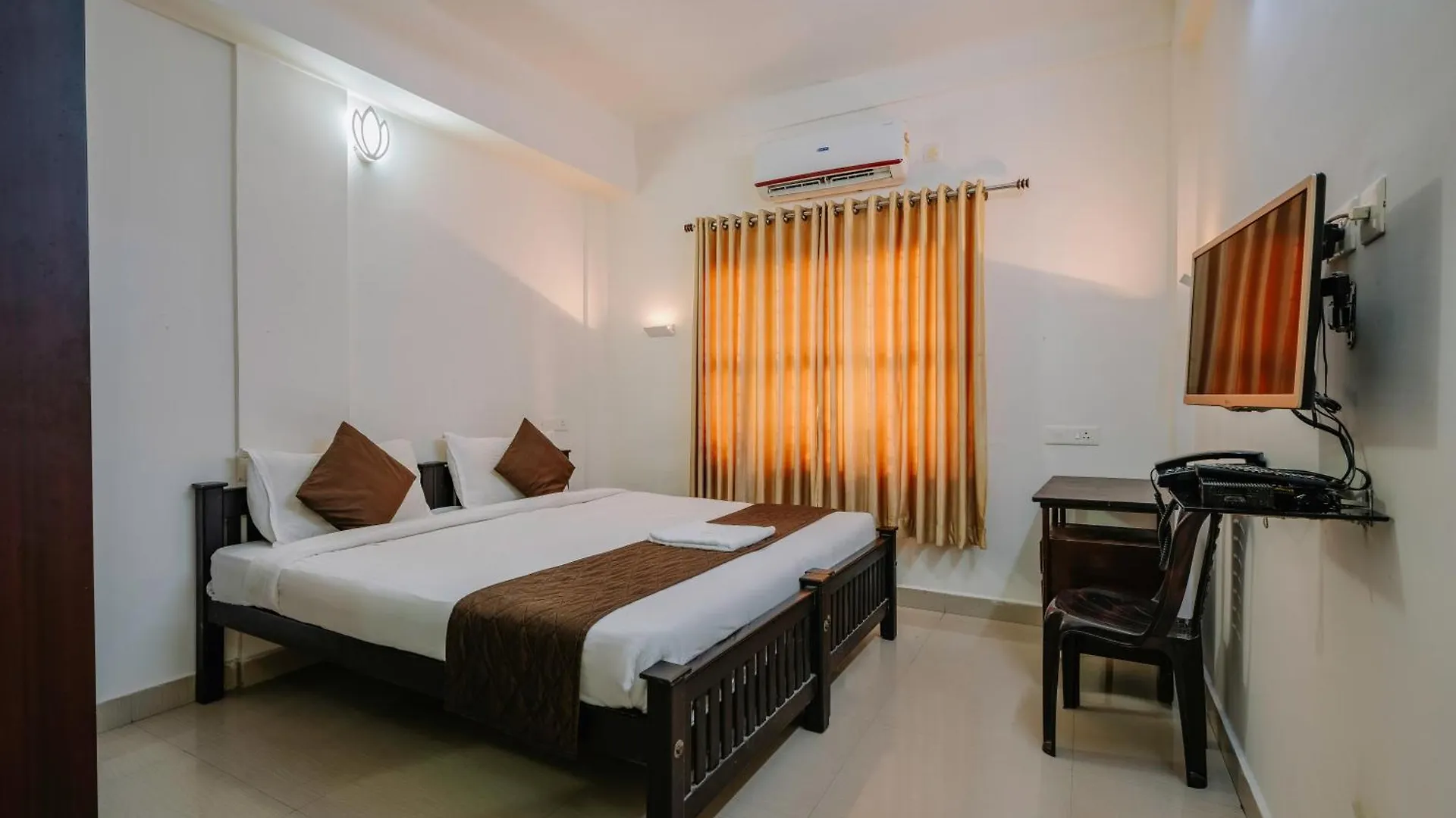Chaithanya Residency Kochi Hotel