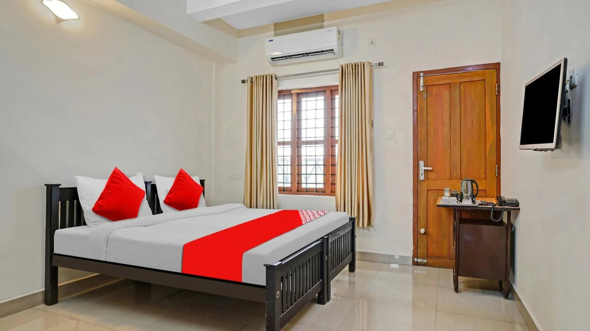 Chaithanya Residency Kochi 0*,  India