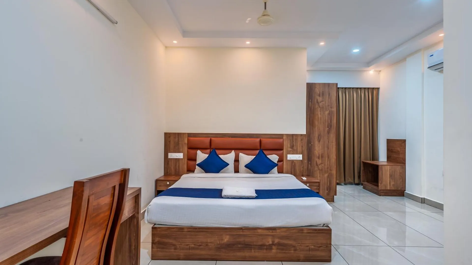Chaithanya Residency Kochi 0*,  India