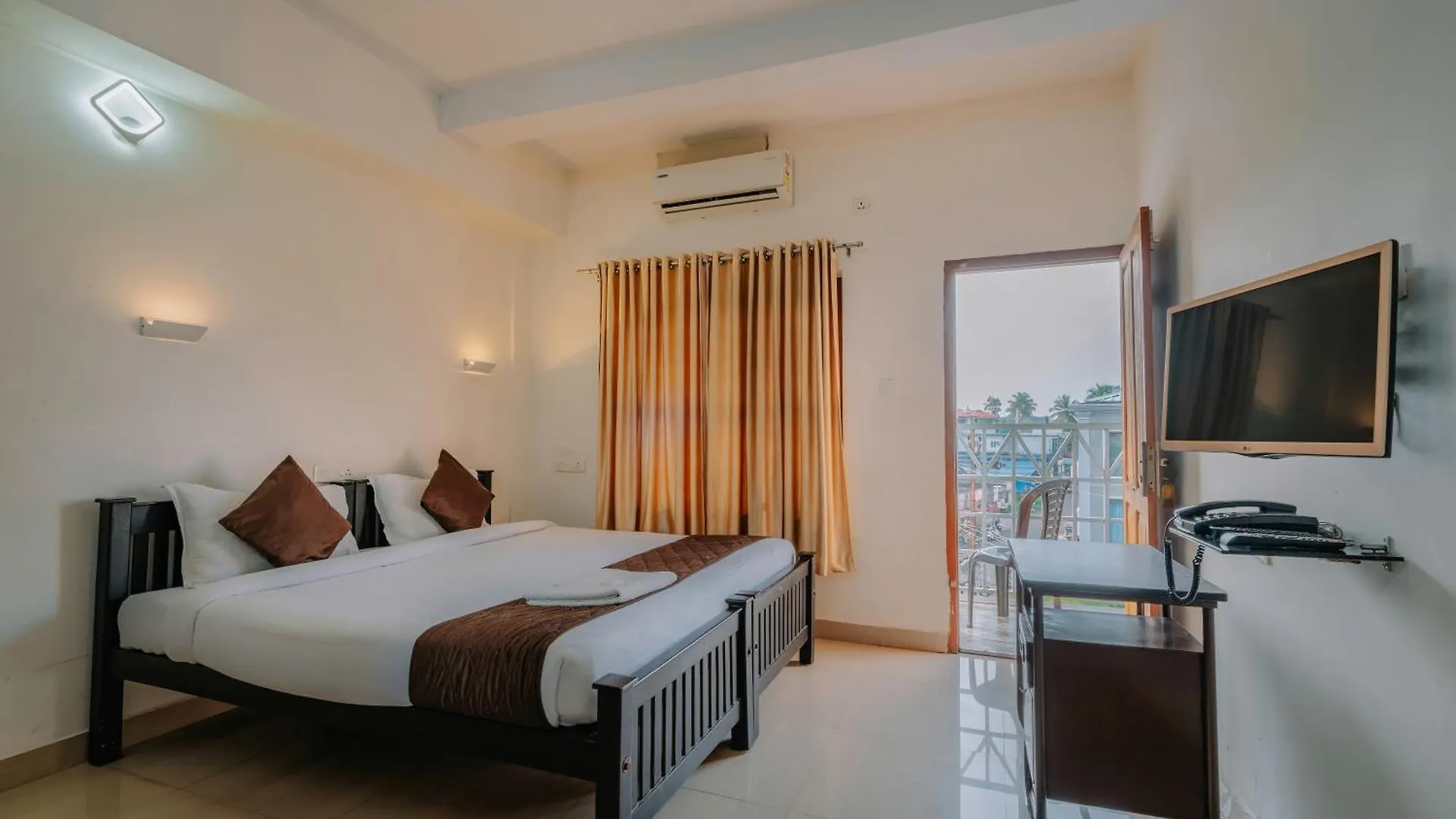 Chaithanya Residency Kochi Hotel